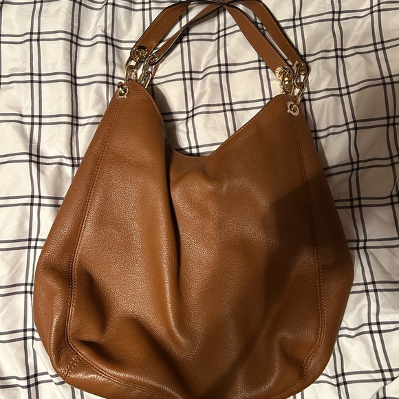 Micheal Kors Purse - Picture 2 of 5